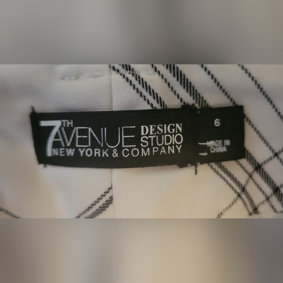 NY&Co 7th Ave B&W Plaid Pants - Picture 2 of 6